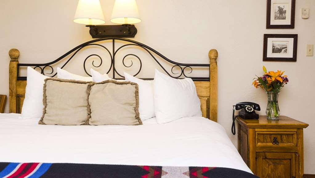 The Bristol Hotel 3*
